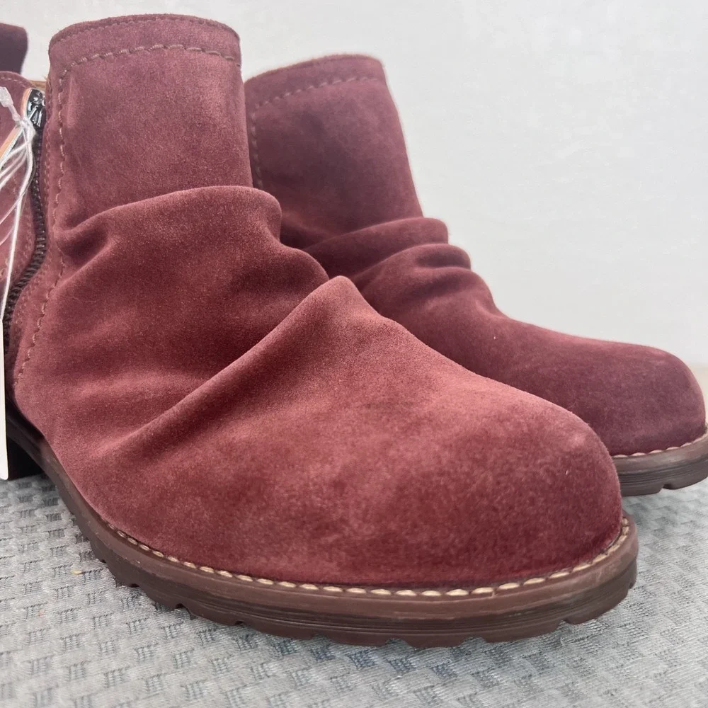 Clarks Aspra Walk Waterproof Ankle Boots Womens 9 Wide Rich Red Suede Comfort